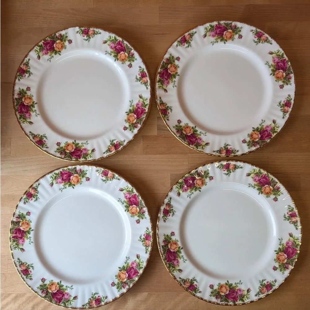 Royal Albert Old Country Roses 12pc Set Service for 4 Dinner Salad Saucer Plates